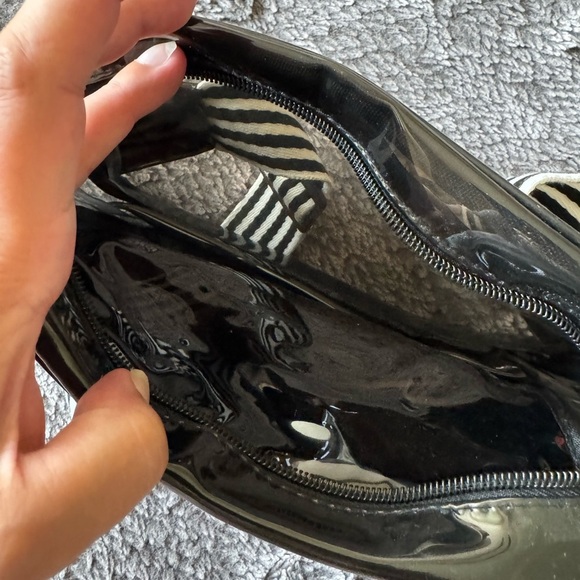 WHITE CLAW Plastic Belt Bag - Picture 3 of 7